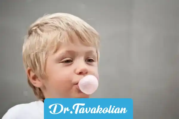 آيا جويدن آدامس براى كودكان مضر مى باشد؟